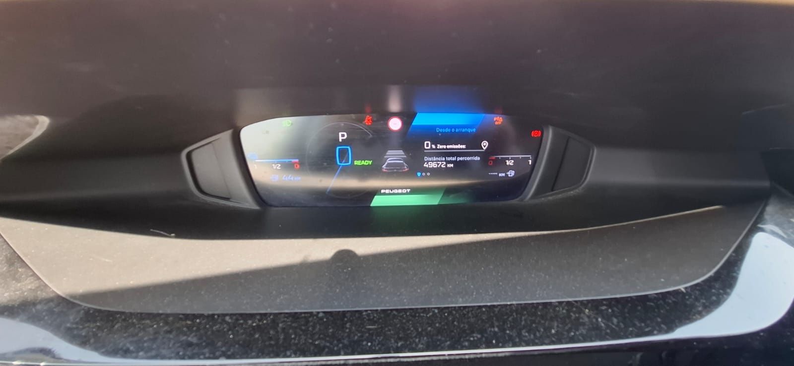 Peugeot 408 hybrid plug in 225cv