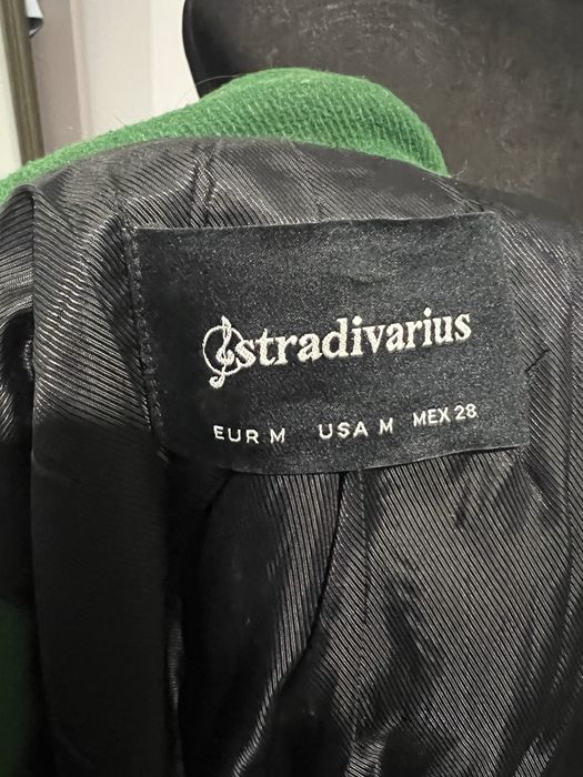 Пальто зелене Stradivarius  . Утеплене . Розмір М