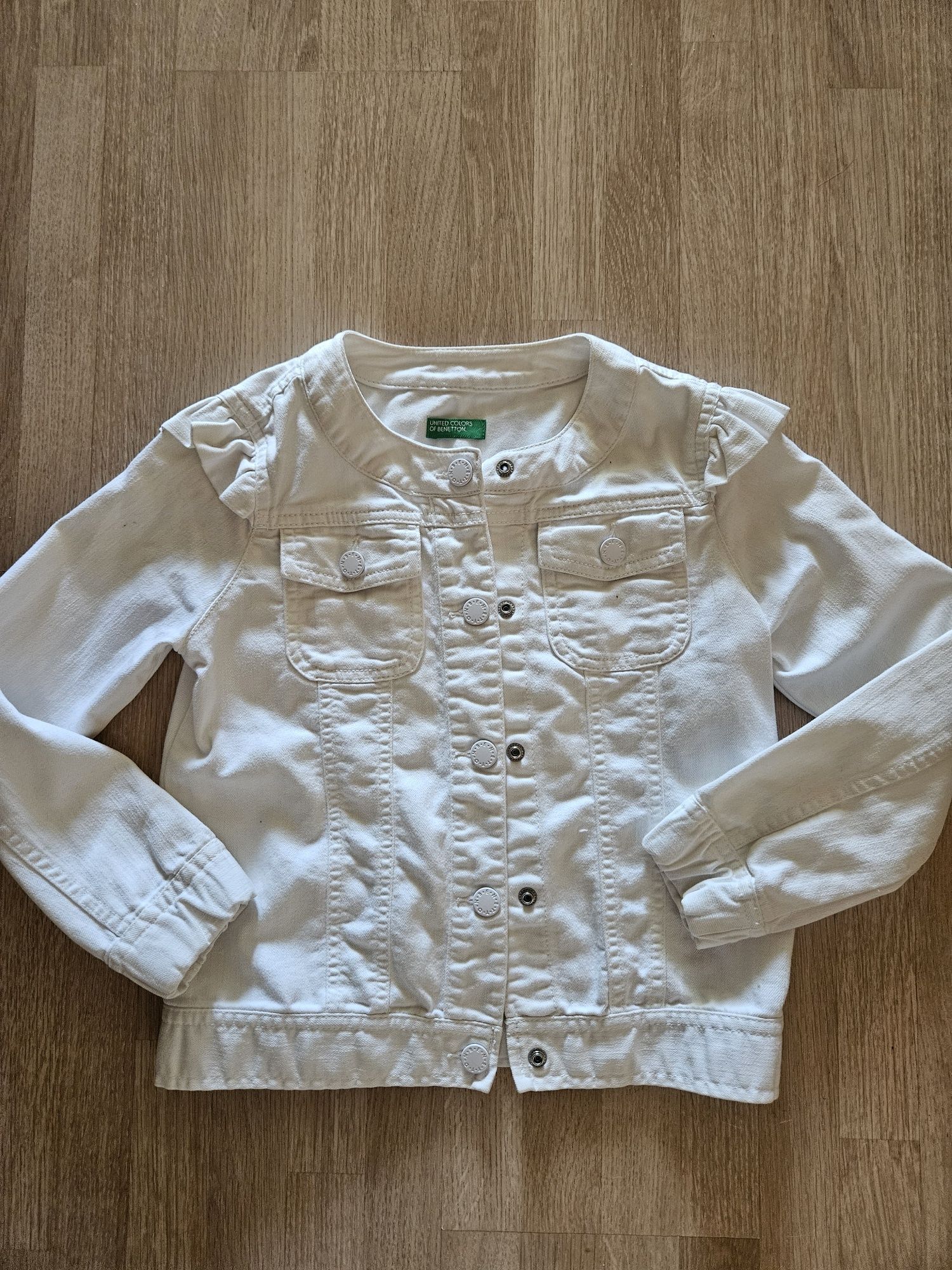 Продам пакет вещей на д 134р.