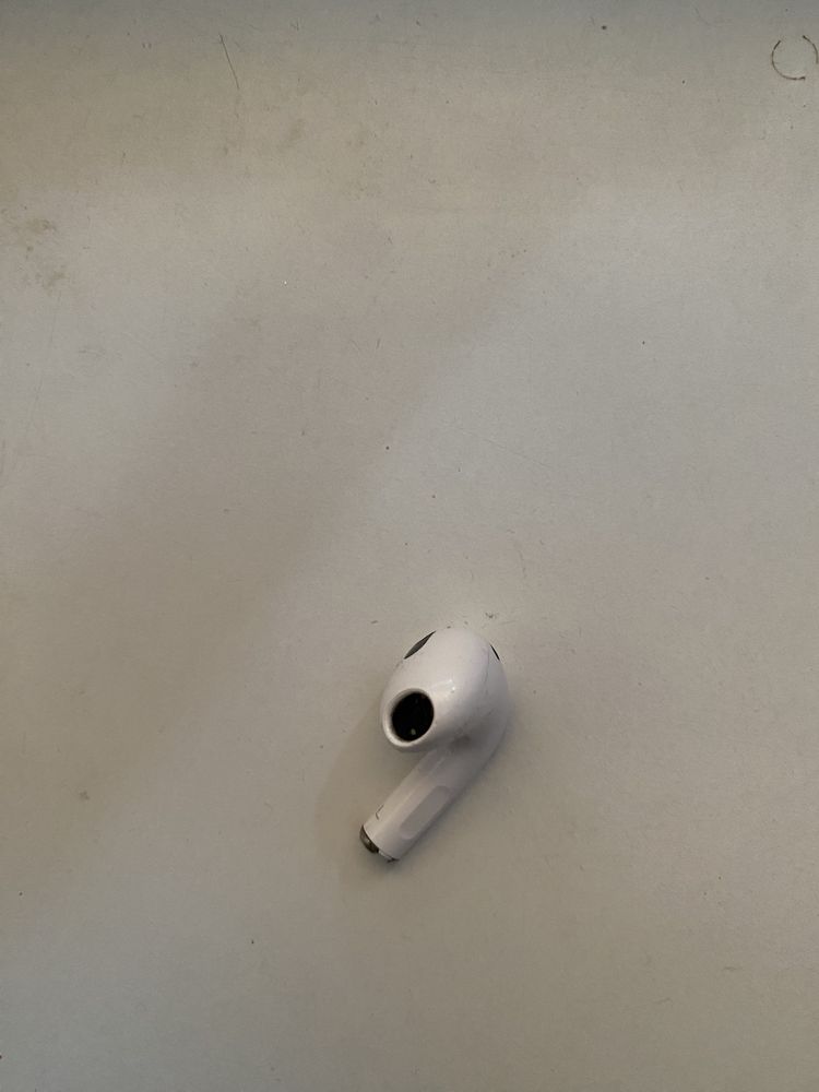 Air pods 3 лівий навушник