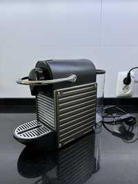 Máquina de Café Krups - Modelo Pixie Titan Nespresso
