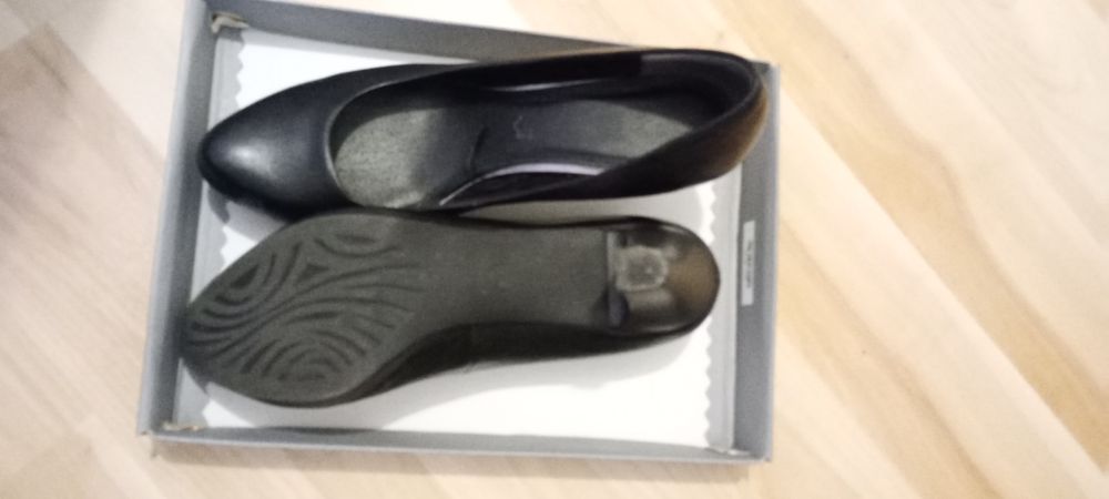 Buty na obcasie r 39