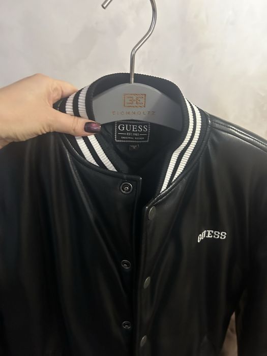 Дитяча куртка бомбер Guess .
