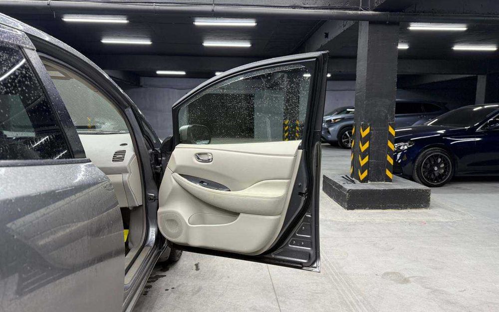 Nissan Leaf 2013