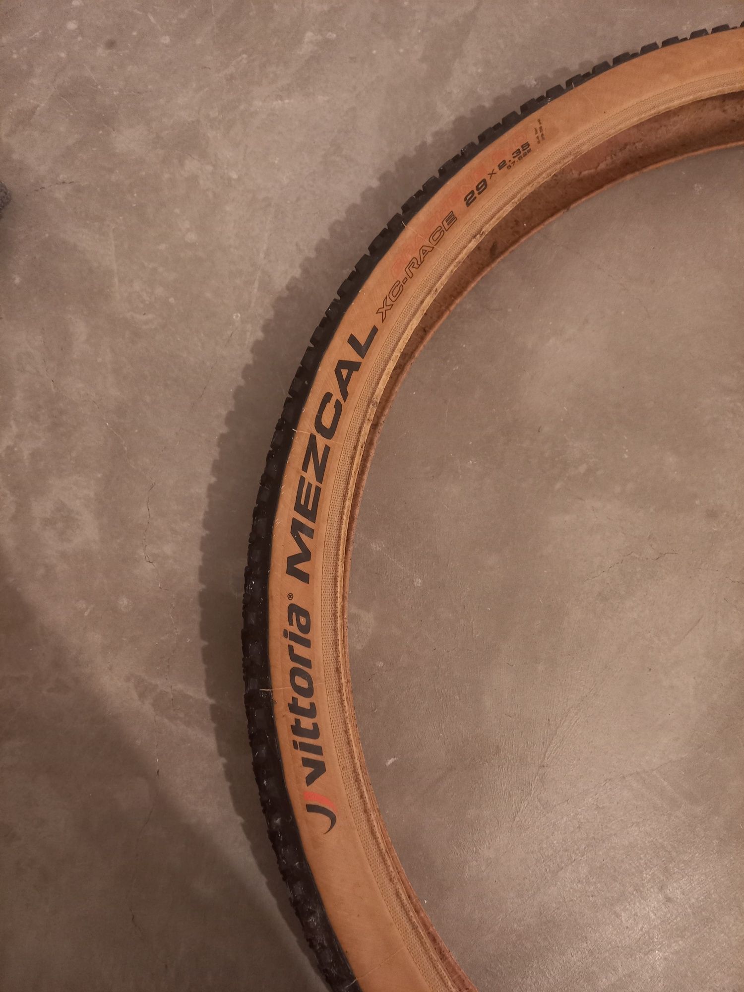 Pneus BTT 29 x 2.35 Vittoria Barzo e Mezcal