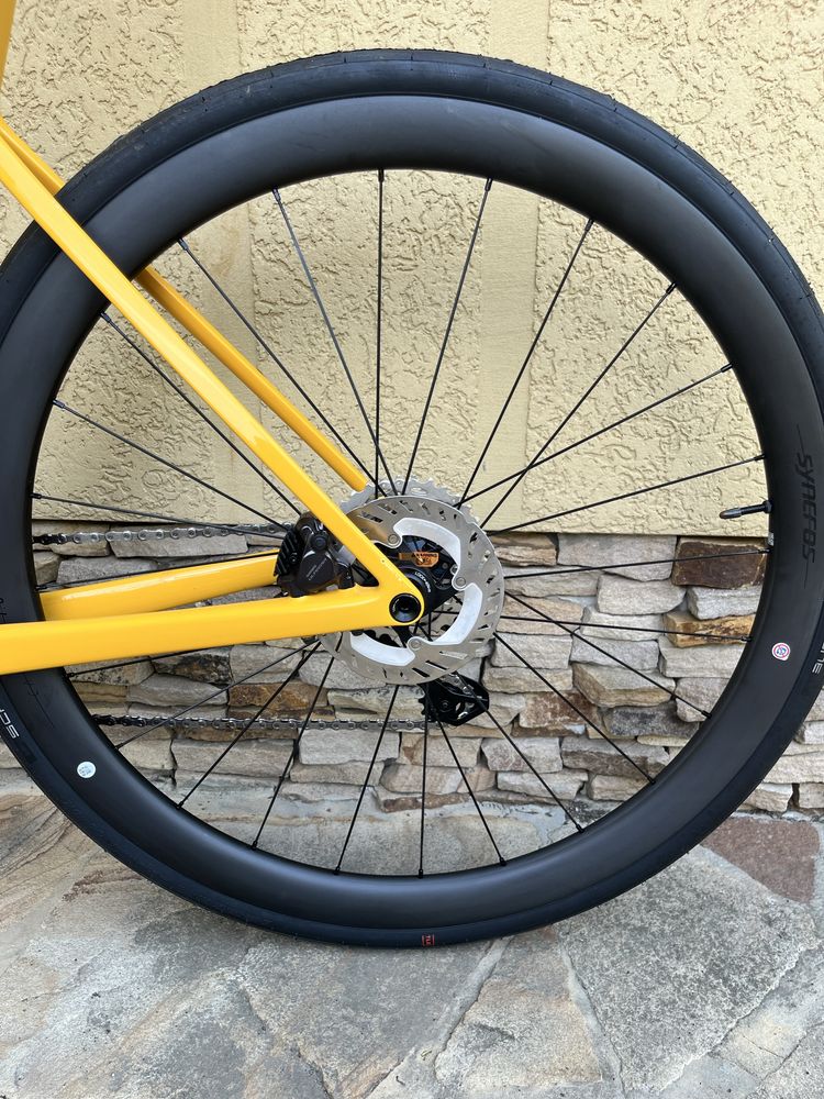 Карбоновий шосейний велосипед Scott Addict rc 10 2025