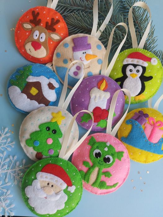 Новорічні іграшки, ялинкові прикраси з фетру