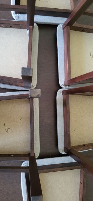 Stół rozkładany z krzesłami