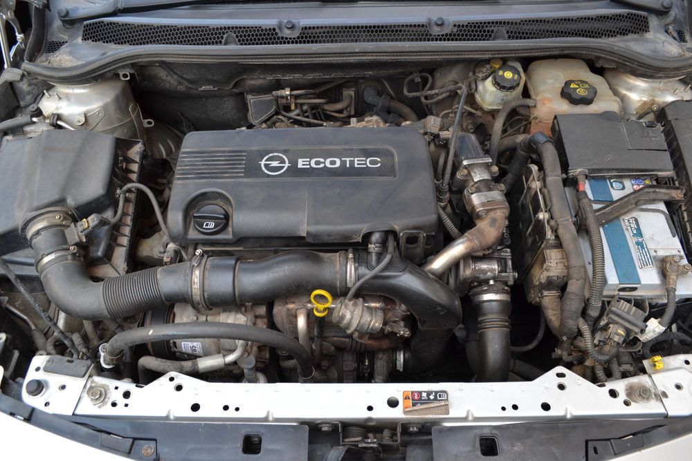 Продам Opel Astra J