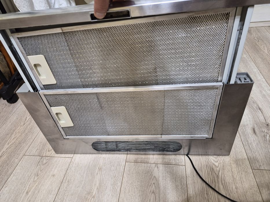 Витяжка кухонна в хорошому стані