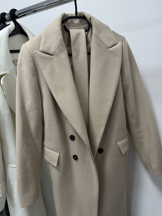 Жіноче пальто міді