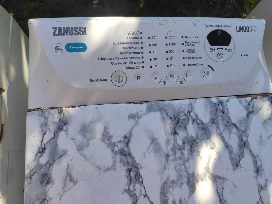 Продам по запчастям стиральную машину Zanussi.