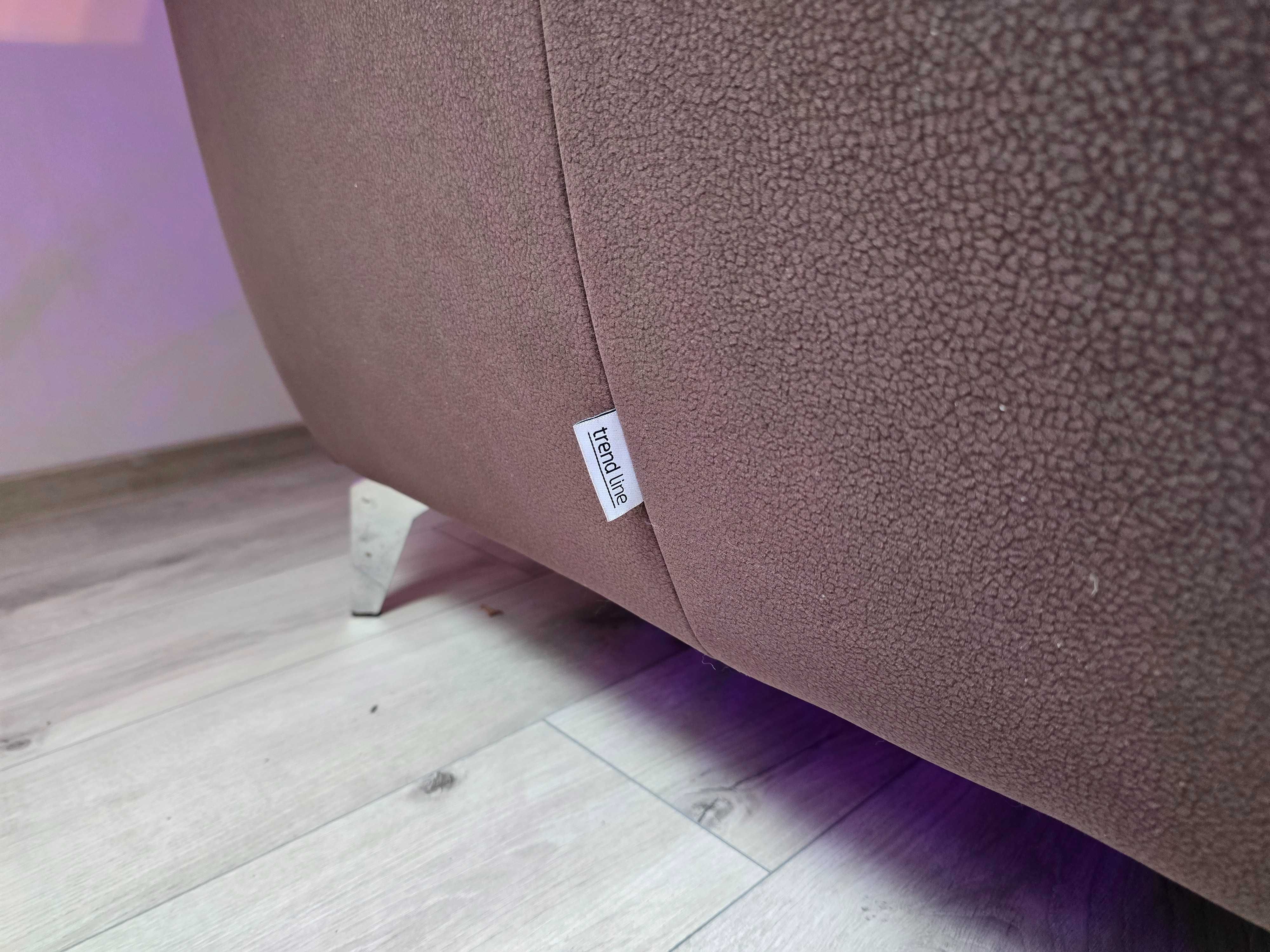 Świetna sofa 2-osobowa