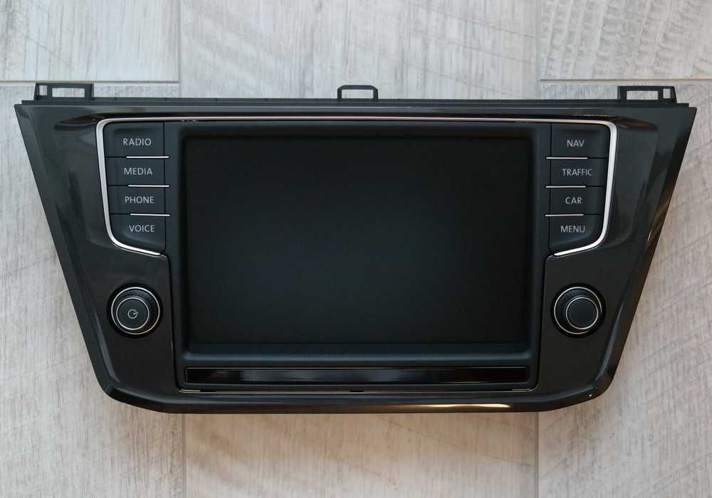 Экран 8" VW Discover Pro Media MQB Passat B8 Golf VII 7 Tiguan II