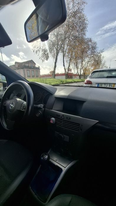 Alugo Opel Astra 70 euros / semana
