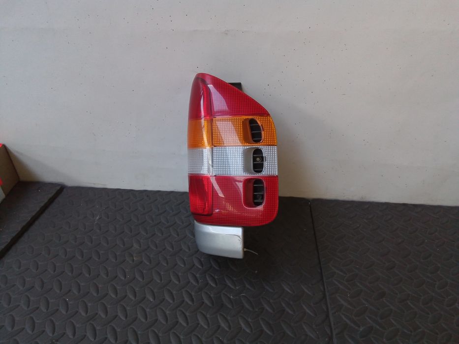 Farolim Traseiro Equerdo e direito Opel Frontera B 2.2 Dti