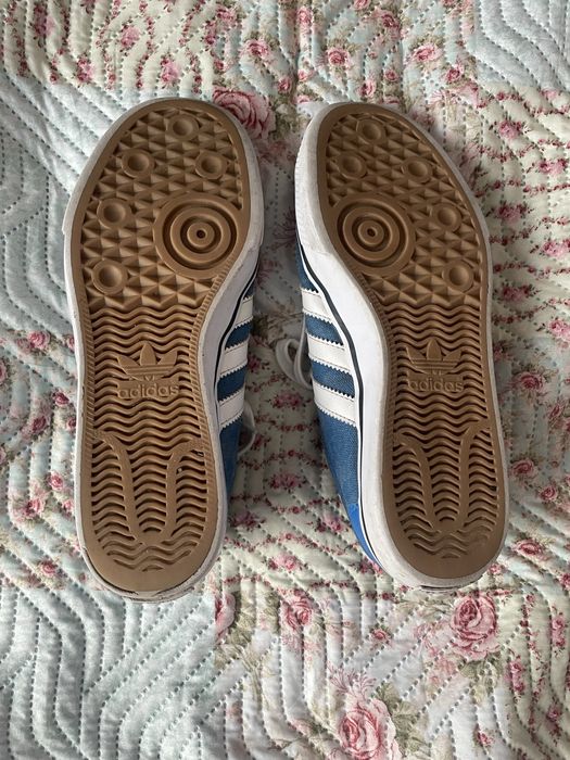 кросівки Adidas 40розмір