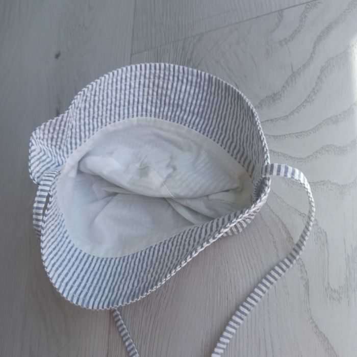 czapeczka na lato kupiona w H&M rozmiar 68/74 zadbana