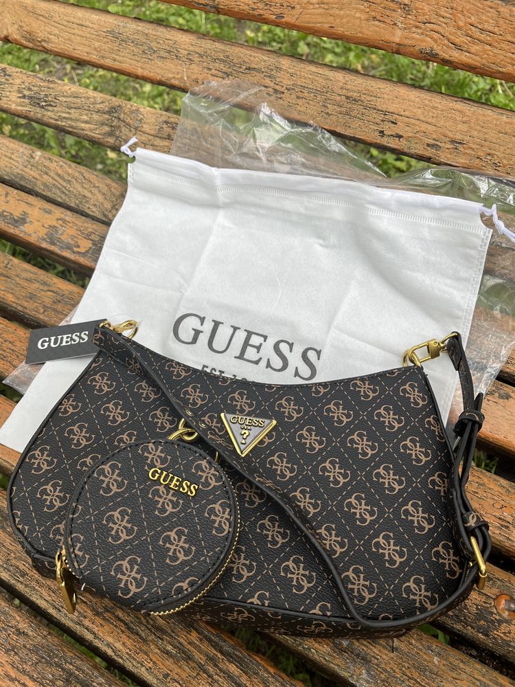 Сумочка GUESS