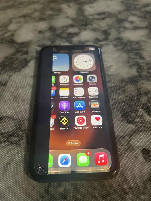Айфон 11 битий екран продам не дорого орігінл все рідне