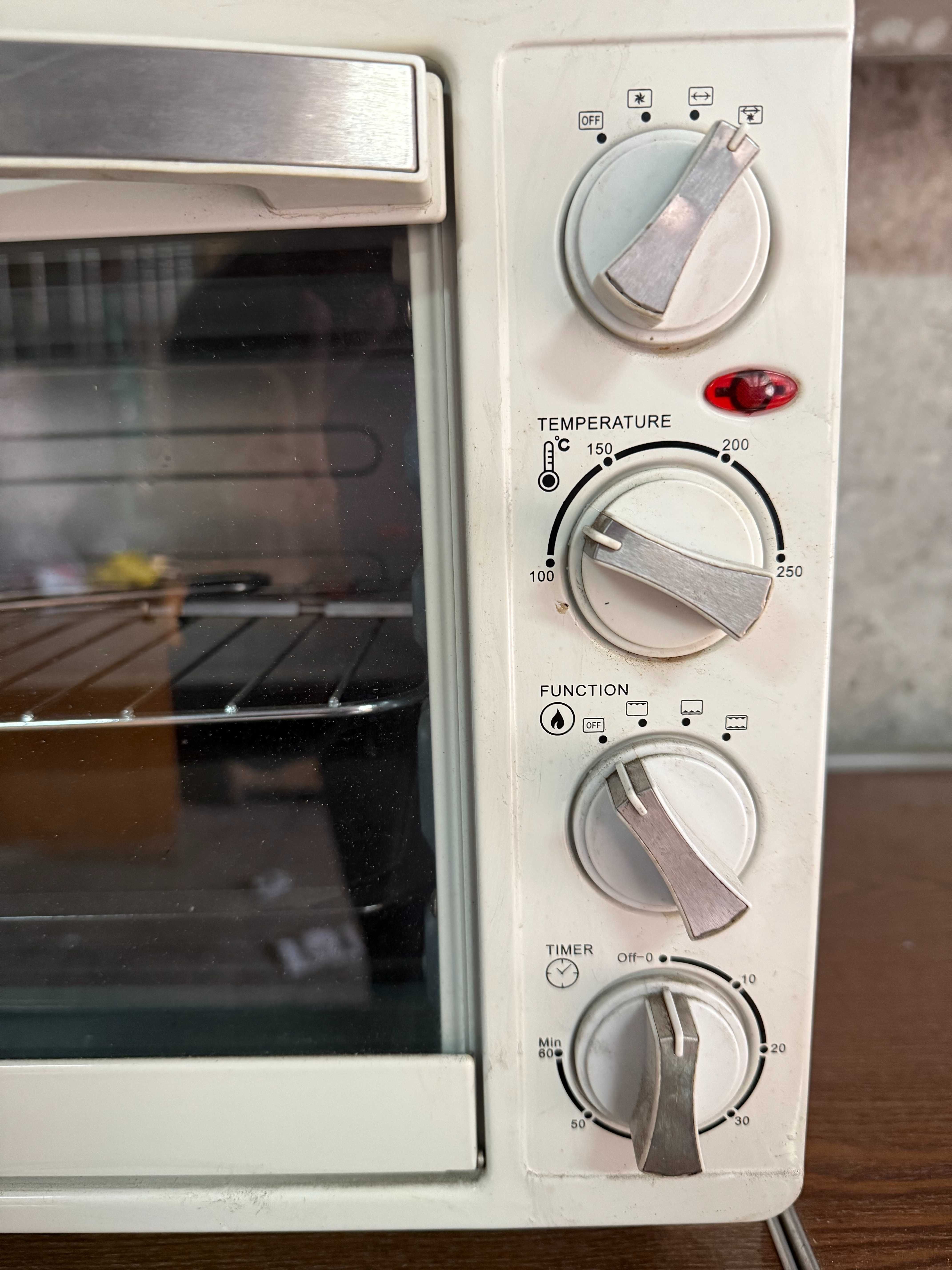 Електрична міні піч DELFA DOP-30