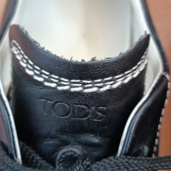 Кросівки відомого італійського бренду Tod's. Розмір 36.