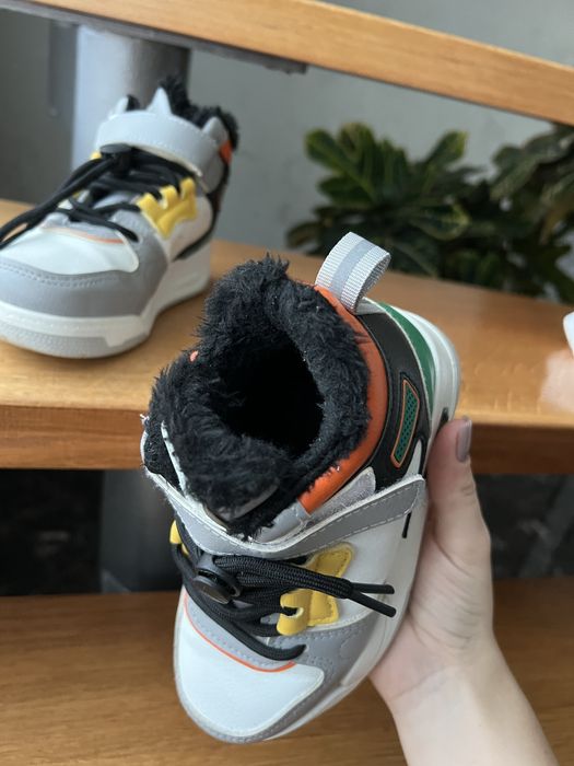 Стильні зимові кросівки для хлопчика