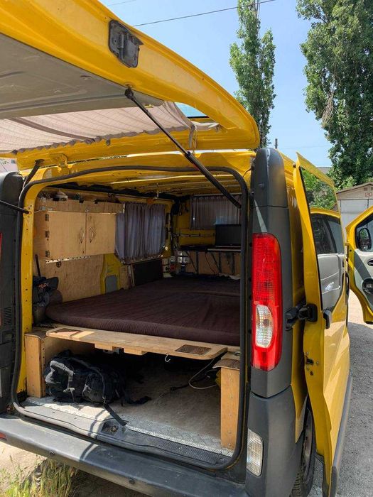 Продам Опель виваро