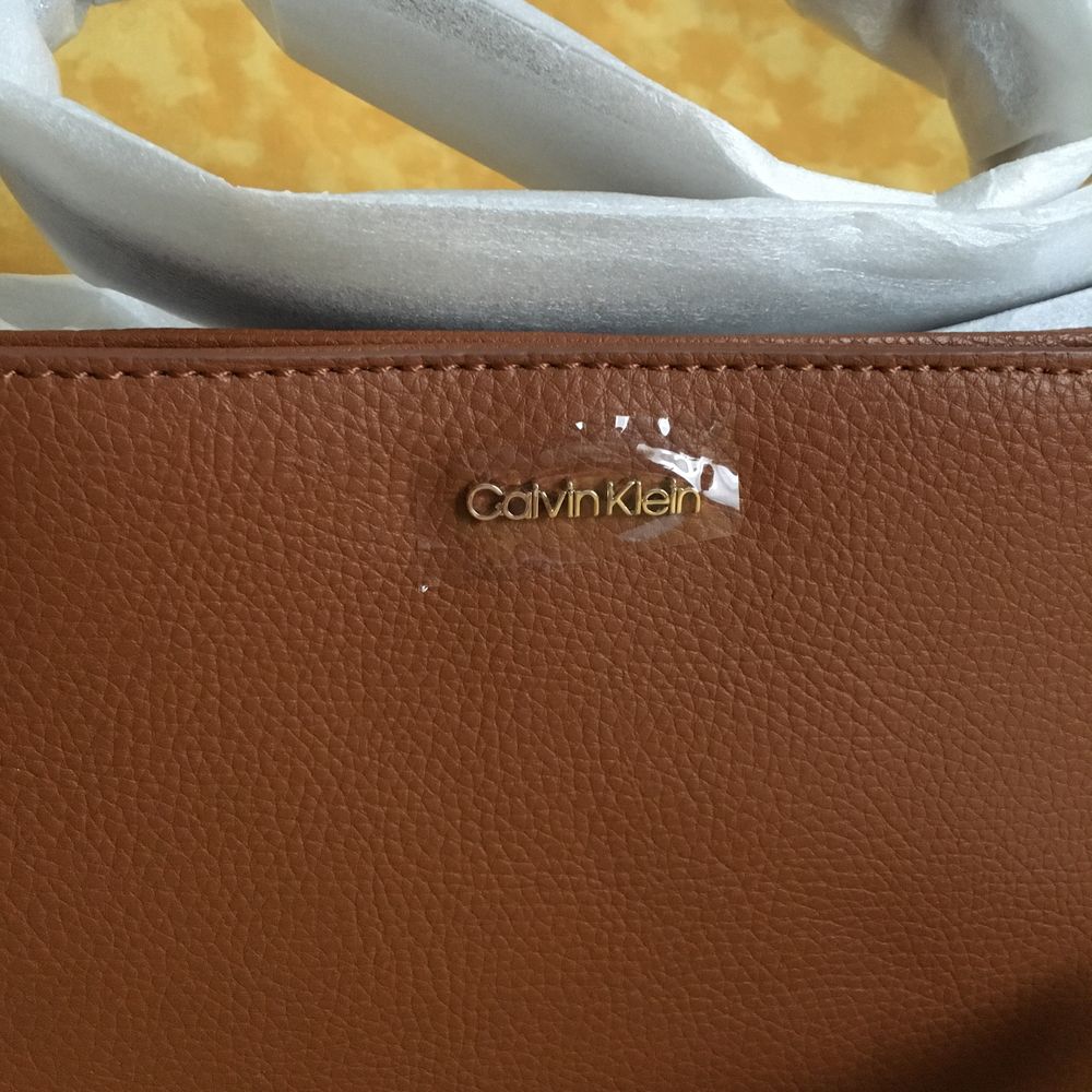 Torebka Calvin Klein cognac crossbody