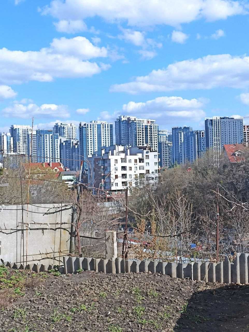 Либідська дом, пол дома , 7,5 сот ділянка Печерський р-н,