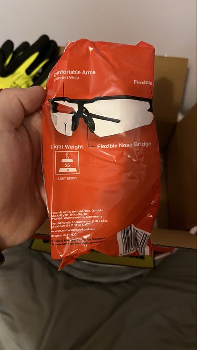 Okulary ochronne Milwaukee (ciemne lub jasne)