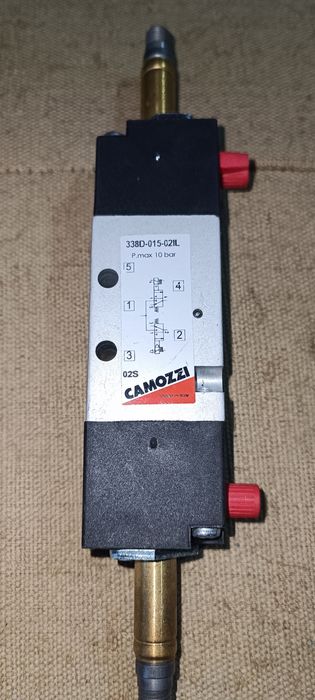 Пневморозподілювач CAMOZZI 338D-015-02IL