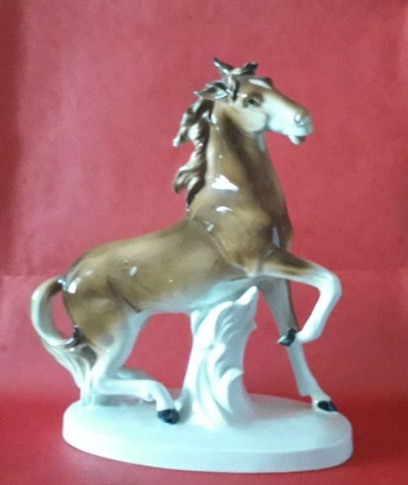 Статуэтки лошадь и орел