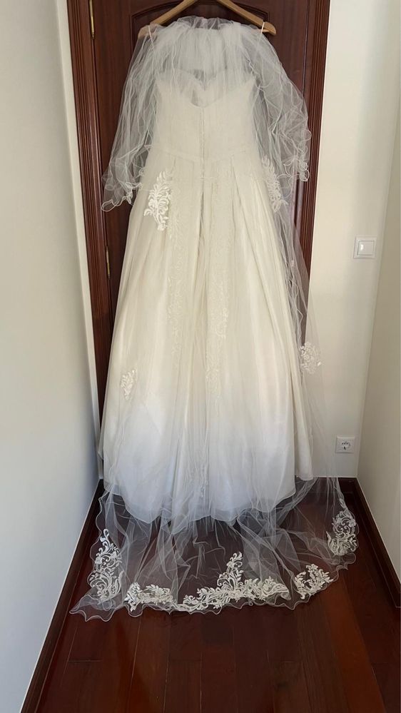 Vestido de Noiva + Véu — Oferta do Saiote!