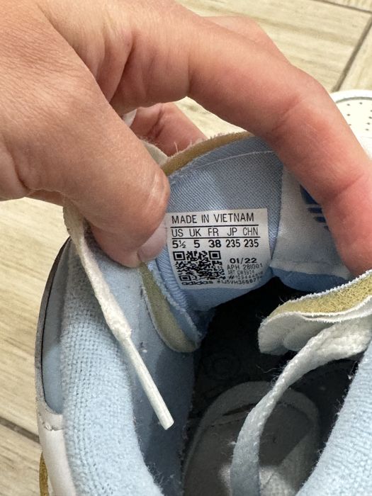 Кросівки / кеди  adidas унісекс жіночі/чоловічі 38 розмір / оригінал