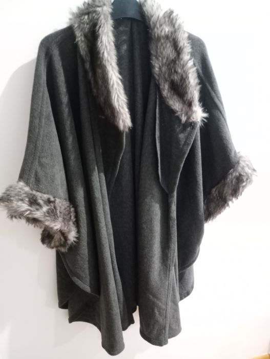 Narzutka kardigan płaszcz ponczo