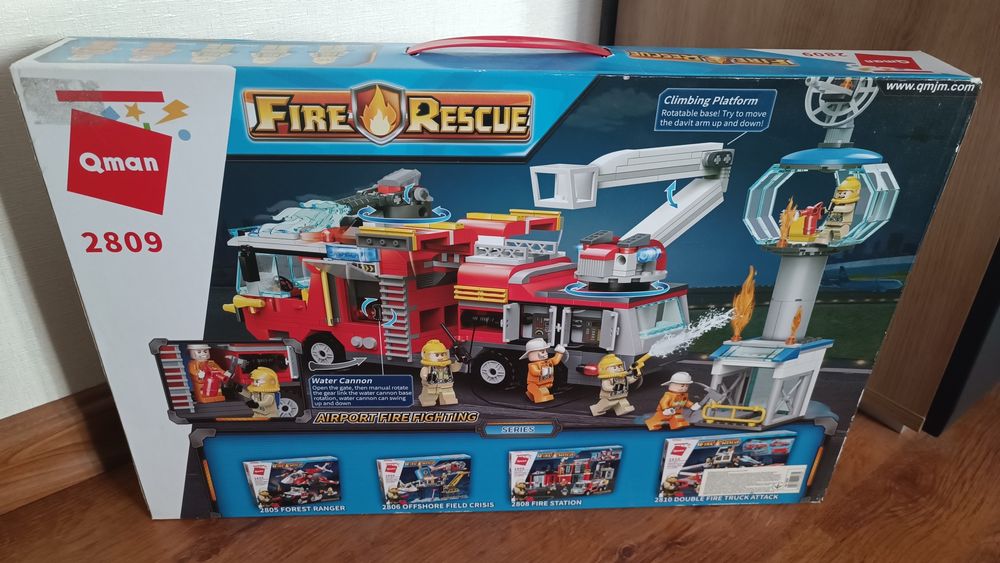 Продаю конструктор Qman 2809 пожарная машина.