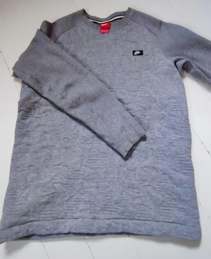 Ciepła bluza sweter Nike modern crew rozmiar L

Ralph Lauren Polo Shi