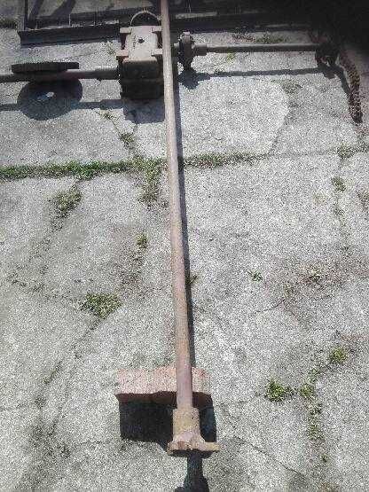 Skrzynia i wałki do rozrzutnika