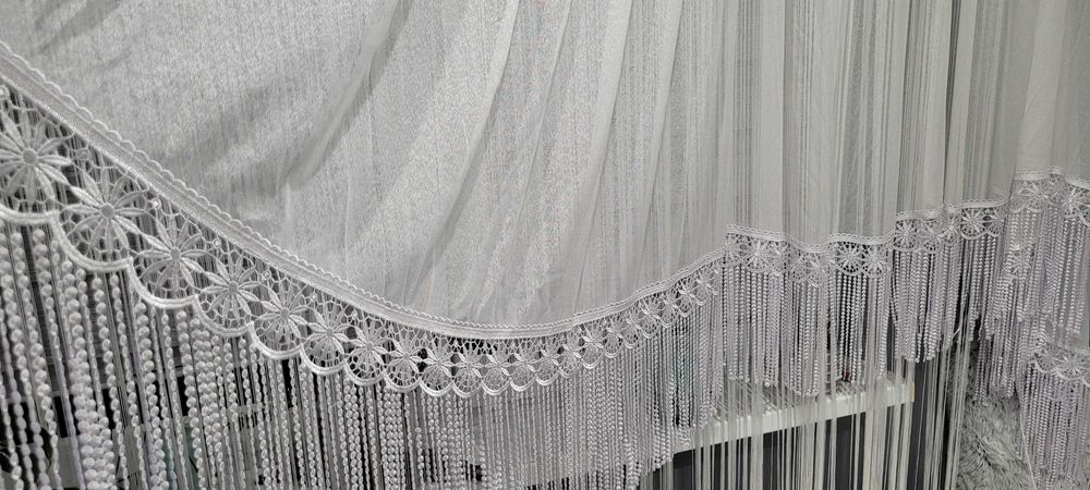 Biała Firanka Z Koronką i Koralikami
