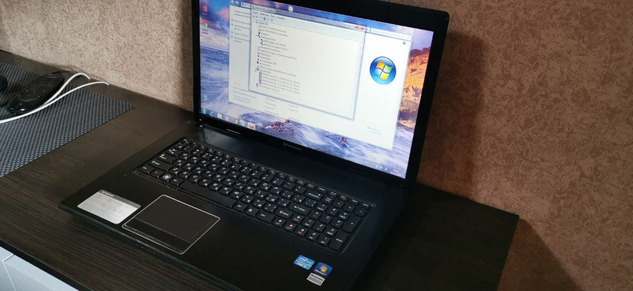 Ноутбук 17 Lenovo в идеальном внешнем и техническом состоянии