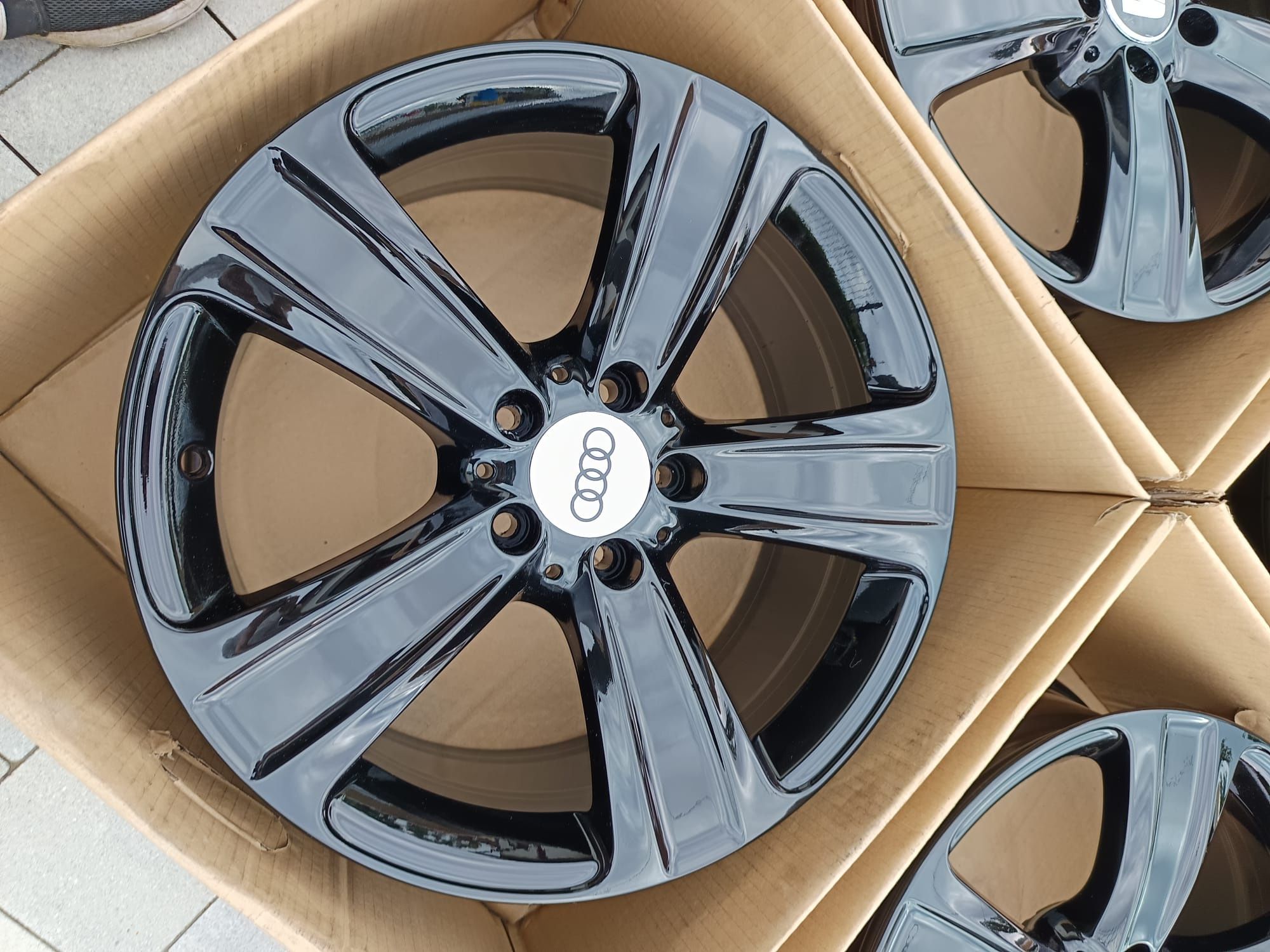 #M18C Alufelgi R18 5x112 ET38 Audi A4 A6 A7 A8 Q2 Q3 Q5 S3 S4 S5 S6