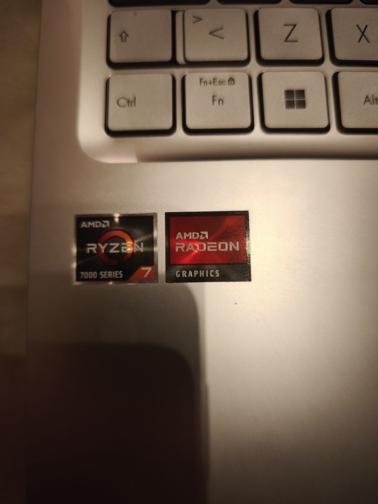 Portátil ASUS Vivobook