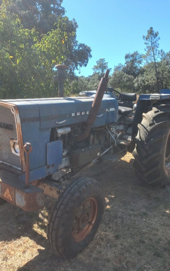Trator Ebro 684E sem documentos