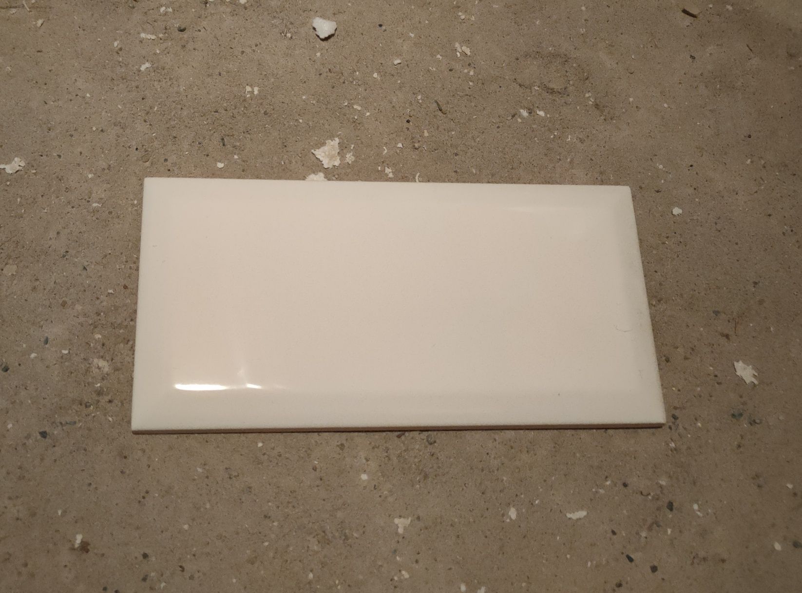 Kafelki Paradyż Tamoe Bianco 9,8x19,8 i 9,8x9,8 - 60 zł/ 2,01 m2