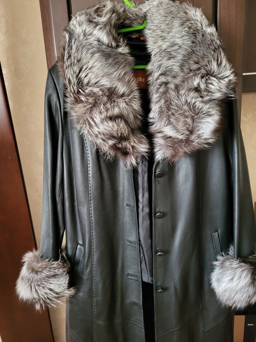 Продам кожаный плащ