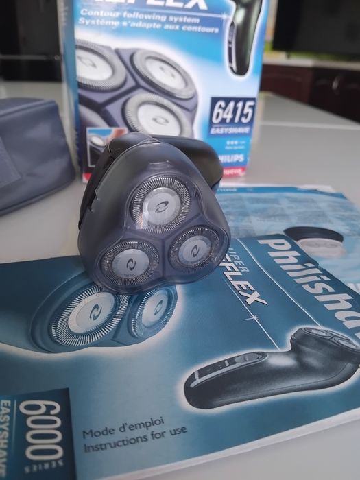 Єлектрична бритва Philips