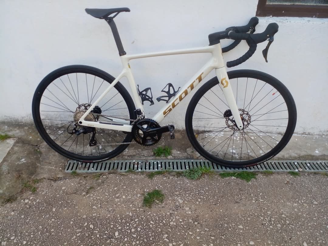 SCOTT ADICT R 30 CAR