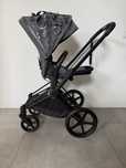 Spacerówka Cybex Priam 4.0 Simply Flowers Grey / Black Matt