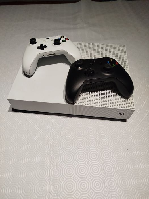 Xbox One S - Edição Só Digital